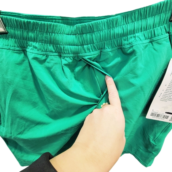 NWT Lululemon Pace Breaker Shorts 7” Linerless Kelly Green Workout Sporty Mens L - Picture 7 of 17